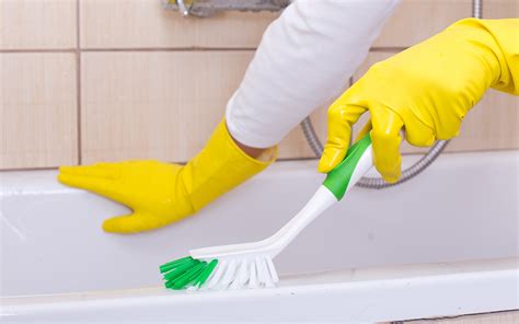 Elevate Your Cleaning Game: The Magic Sponge's Superpowers for Bathtubs
